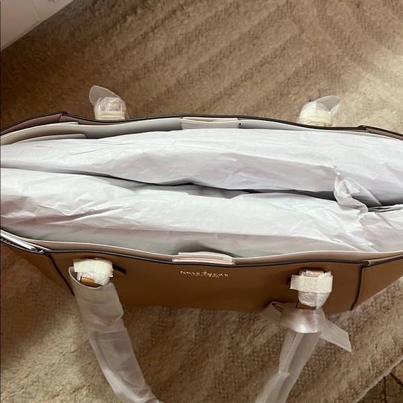 NWT Kate Spade Tan Structured Leather Tote - Picture 2 of 10